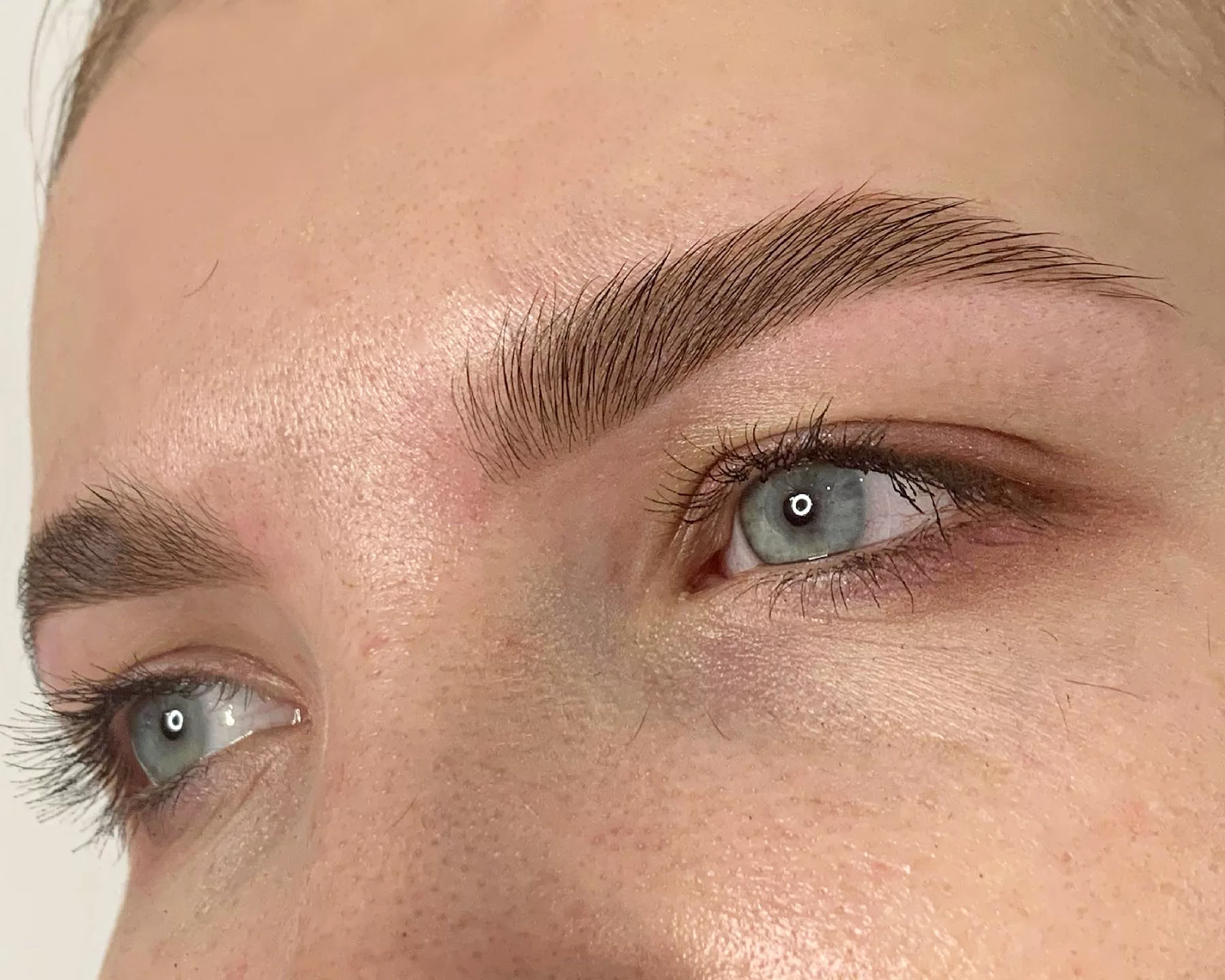 microblading eyebrow