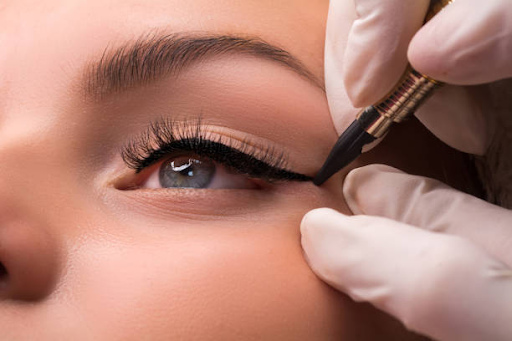 Tattooing for eyeliner enhancement